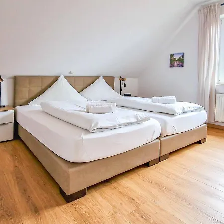 Backbord Apartment *